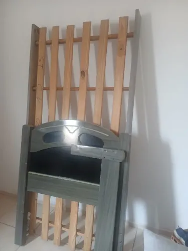 Cama seminova 
