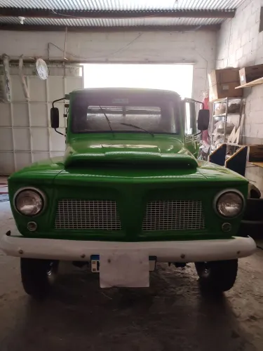 Ford F-75 4X4 2.3 1976