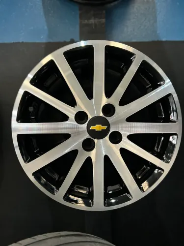 Jogo de Rodas Aro 15 Spin Ônix Cobalt Corsa Meriva Celta 4x100