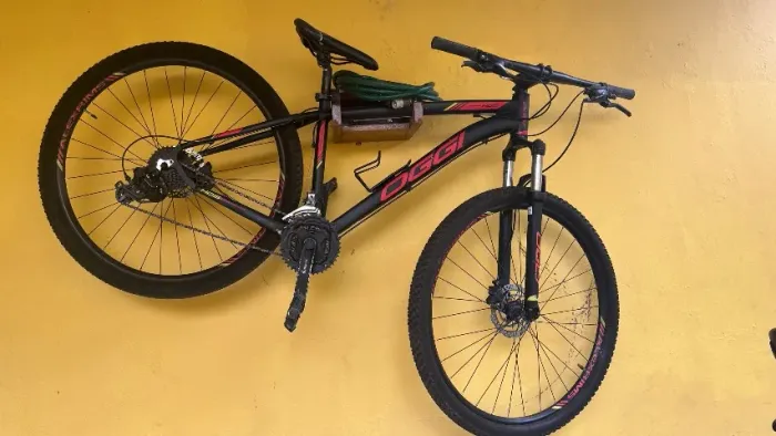 Bicicleta com freio hidráulico- 24 marchas