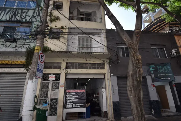 Prédio com apartamentos e loja a Venda - Brás - São Paulo - SP