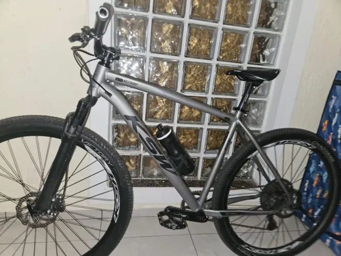 Bicicleta MTB KSW com conjunto absolute prime 12v e freio Hid, shimano MT200