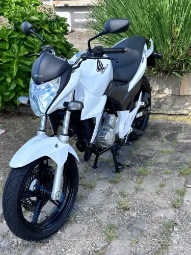 CB 300