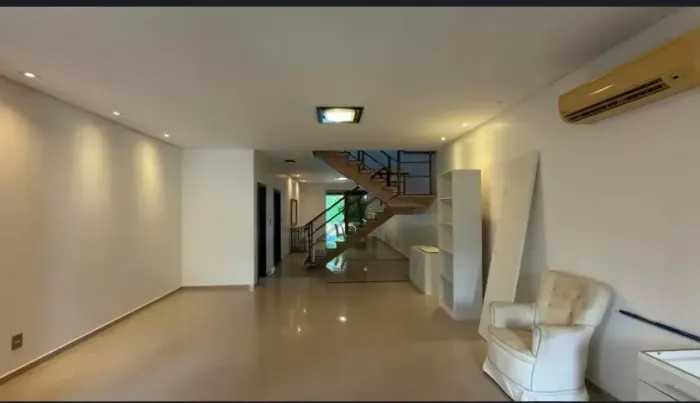 Casa Duplex Fino Acabamento c/ 3 Suítes no Condomínio Vincitore Flores