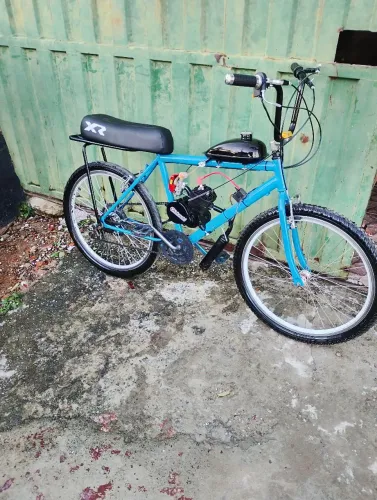 Vendo bike motorizada moto novo não rodo nem 100 km tenho nota do moto