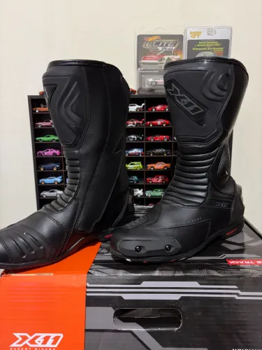 Bota X11 Race Track