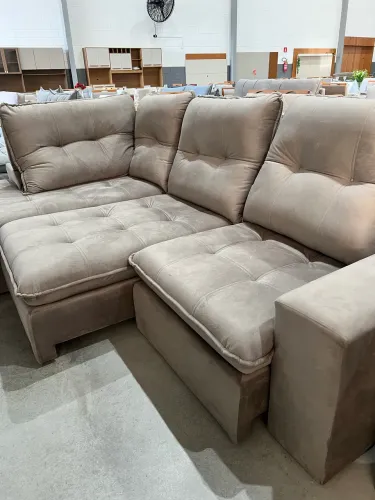 Sofá com Chaise Molas Ensacadas ULTIMA PEÇA