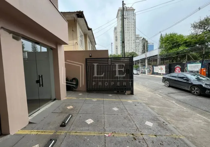 Loja para alugar na Vila Olimpia.