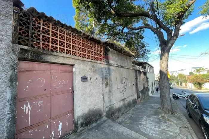 "Lote com 392m2 em Padre Eustáquio por 700 mil!"