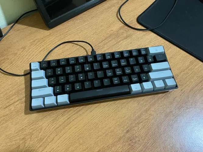 Teclado mecânico 60%