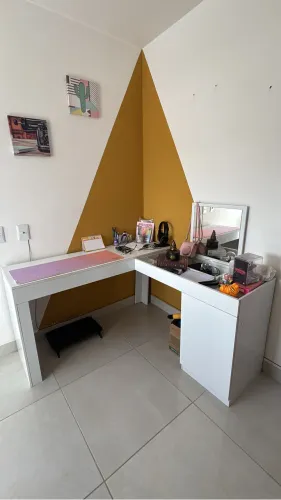 Escrivaninha com espelho