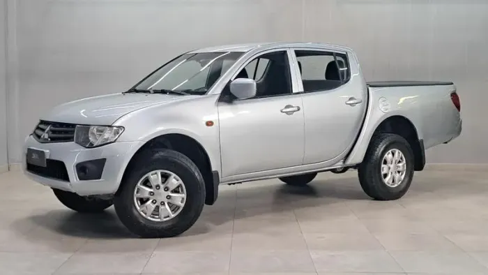 Mitsubishi L200 Triton GL 3.2 CD TB Int. Dies. Mec. 2017