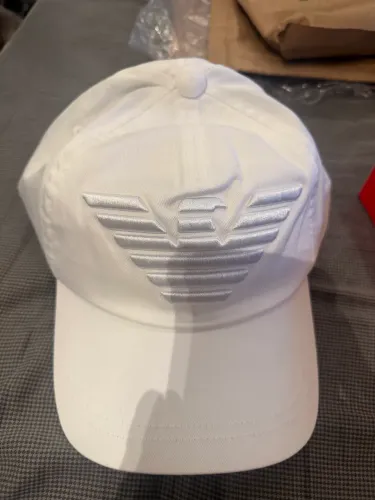 Boné Emporio Armani Original Branco Novo Com Etiqueta