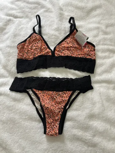 Conjunto Anicet aram 46 com renda salmão e preto