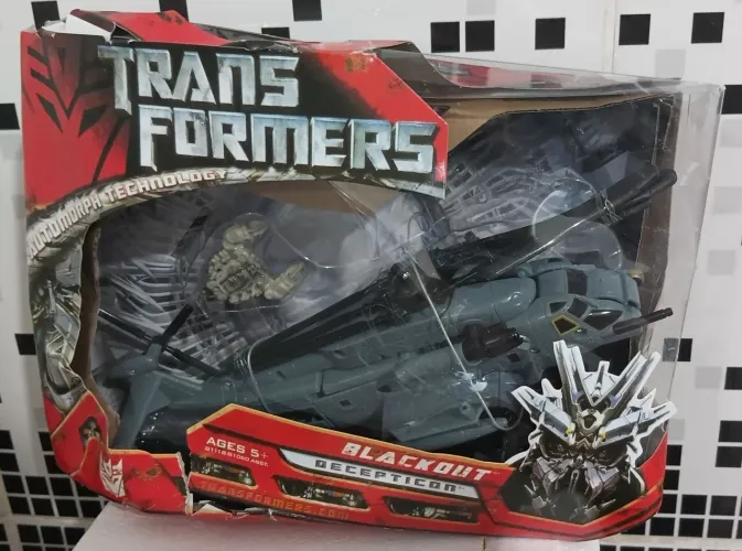 Transformers Blackout com Scorponok (Voyager Class)