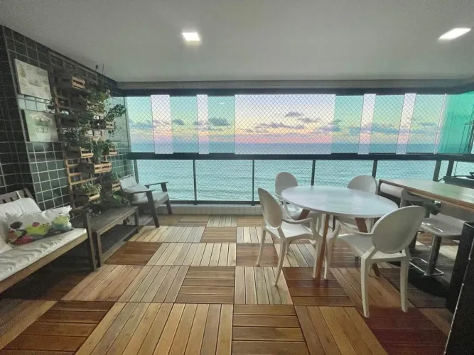 Apartamento pé na areia frontal no condomínio gran Marine um resort em Guaxuma