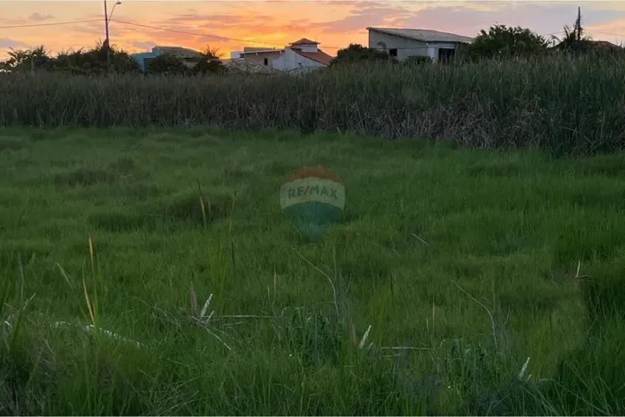 Terreno à Venda com 327 m² em Dunas do Peró, Cabo Frio, RJ