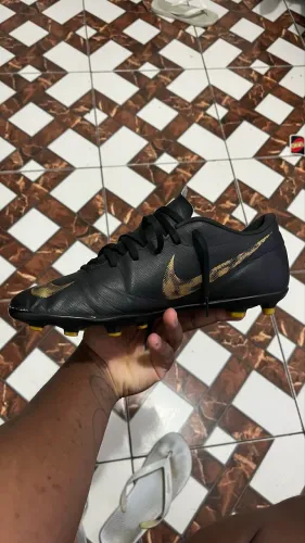 Chuteira mercurial vapor 12