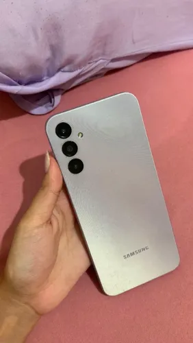 Samsung A14 5G A venda.