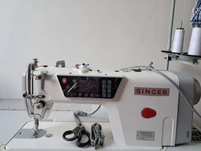 Máquina industrial Singer Eletrônica 154S 