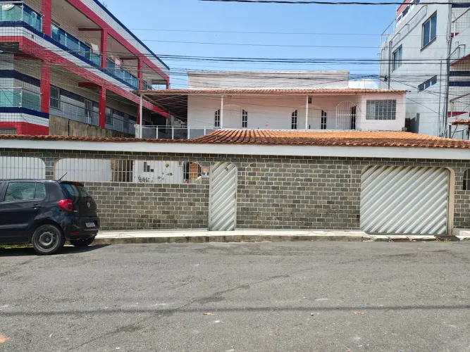 Vendo casa com 7/4 aceito apto. Casa ou carro como parte do pagamento