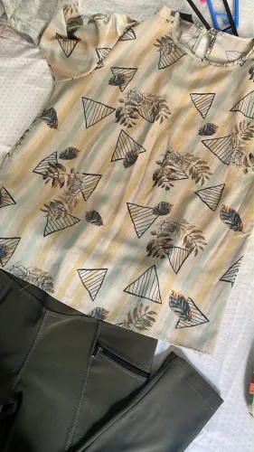 Blusa e leg verde tamanho M