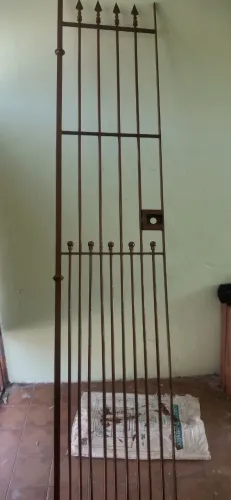 Vende-se Portão de Ferro