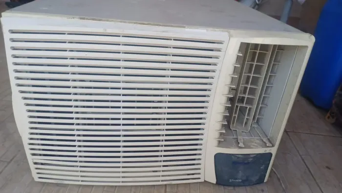 Ar condicionado 18 mil gelando muito pode bucar hj 220 V