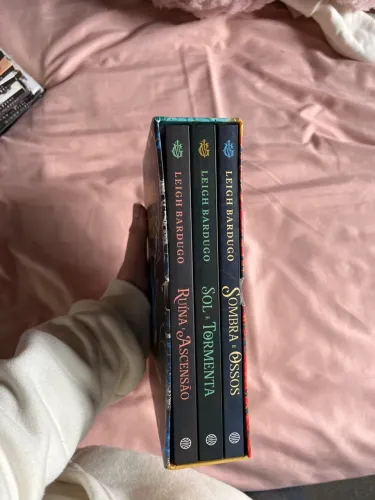 BOX TRILOGIA SOMBRA E OSSOS ? LEIGH BARDUGO