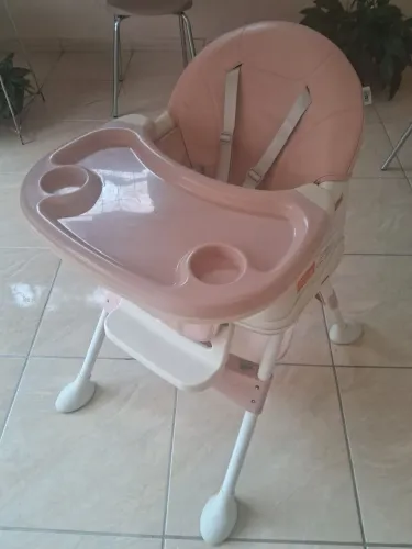 Cadeira de alimentação infantil