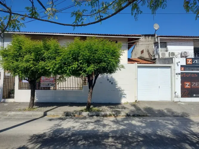 casa para fins comerciais para aluguel em frente ao Bangs sul, na rua Crisanto Moreira.