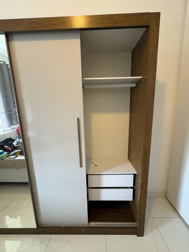 Guarda Roupas 3 Portas e Espelho Usado