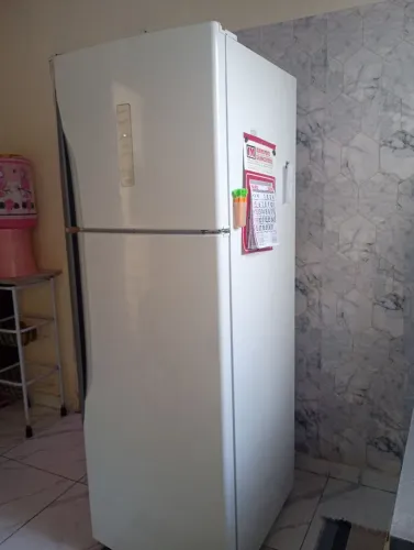 Geladeira Panasonic Frost free ( leia a descrição )