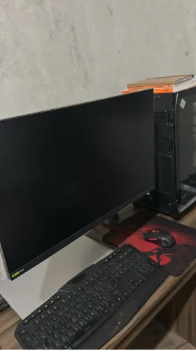 Monitor  LG ultragear 24pl 180hz 1ms