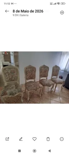 Cadeiras antigas de madeiras 