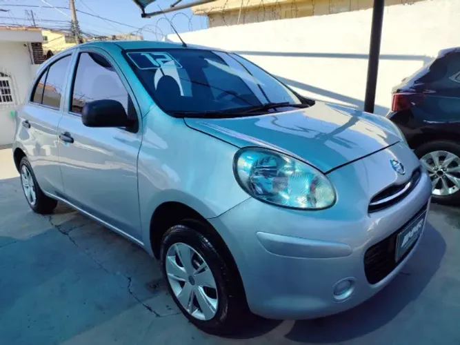 Nissan March 1.0 16V Flex Fuel 5P 2012