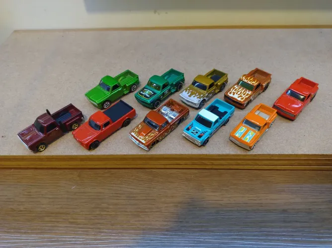 Lote Com 10 Miniaturas Hot Wheels Caminhonetes Loose 1:64 Novo