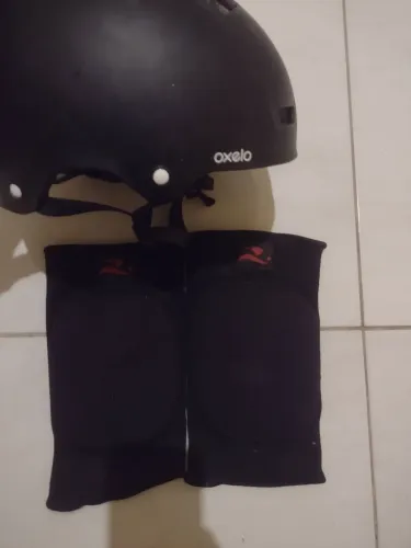 Joelheira e capacete