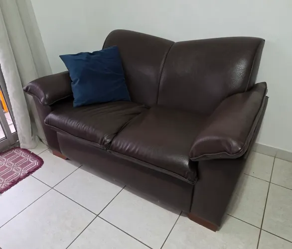 Sofá em courino