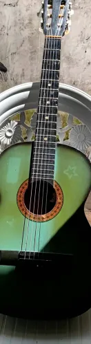 Violão usado