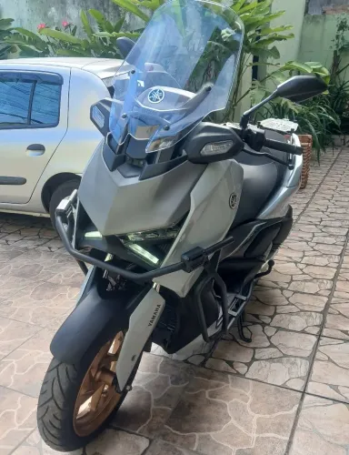 XMAX 300 CONECT 2026 COM 1.600KMS