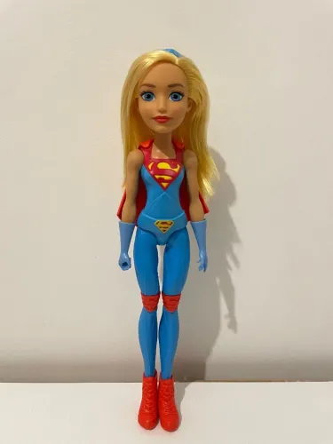 Supergirl da linha DC Super Hero Girls