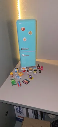 Geladeira mini brands original com ítens de brinde