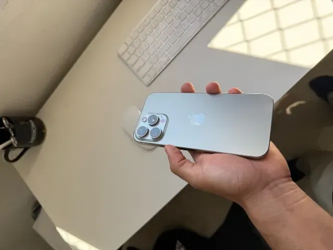 iPhone 16 Pro Max 256GB Natural Titanium(94% de bateria)