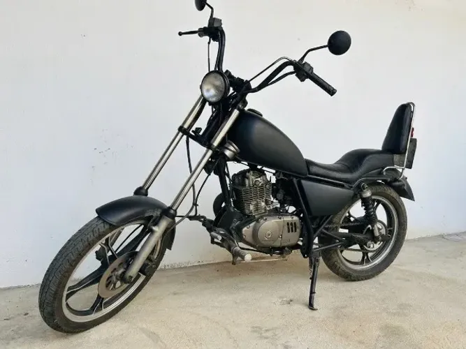Vendo Suzuki Intruder 125cc customizada