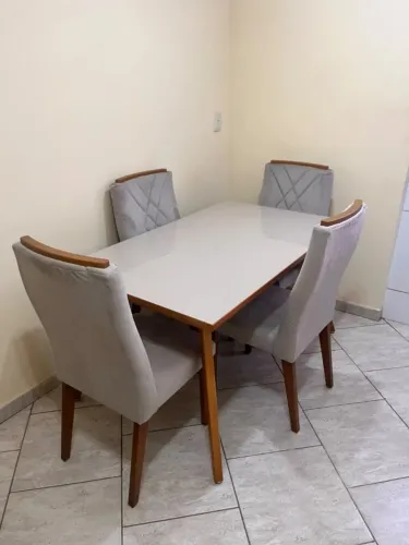 Mesa de Jantar com 4 Cadeiras