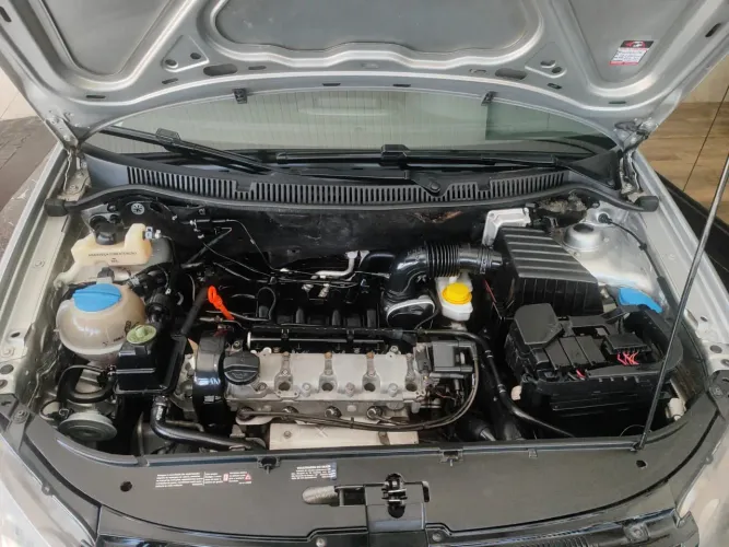 Volkswagen Polo Sportline 1.6 MI Total Flex 8V 5P 2013