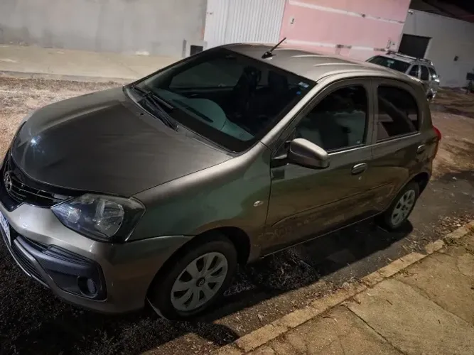 Toyota Etios X 1.3 Flex 16V 5P Mec. 2020