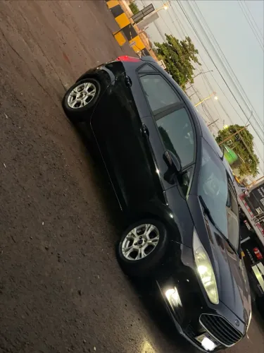 Ford Fiesta SE 1.6 8V Flex 5P 2014