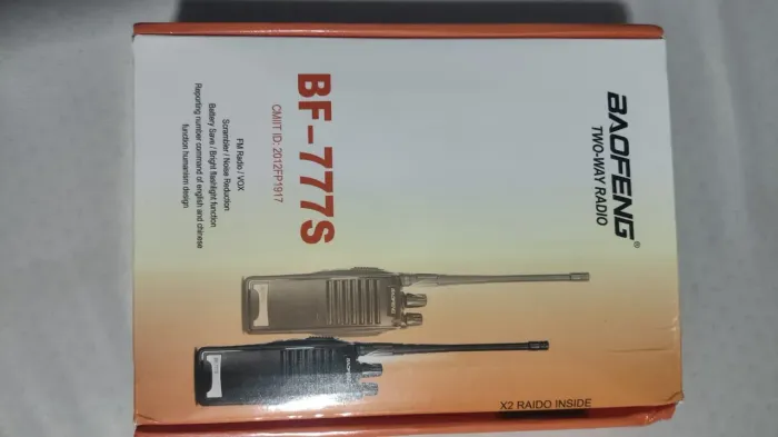 Kit Par Rádio Comunicador Walkie Talkie Baofeng BF-777S Completo com Fones